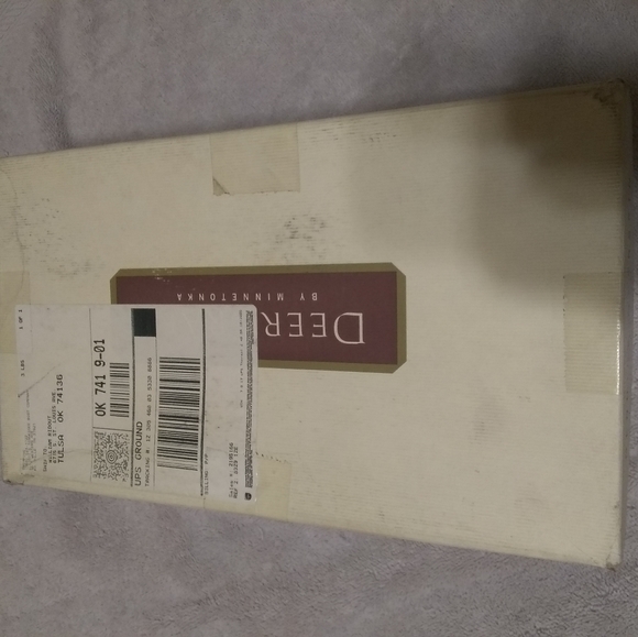 NEW IN BOX - DEER CRAFT DEERSKIN LEATHER SHOES - Picture 9 of 9